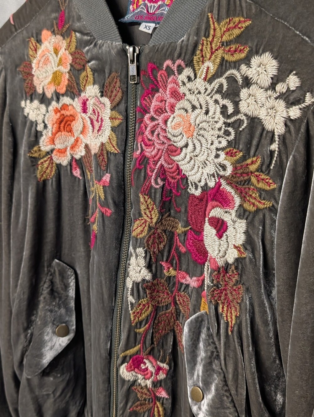 Johnny Was Chrys Olive Silk Velvet Bomber Jacket Floral Embroidery Size XS - Picture 3 of 11